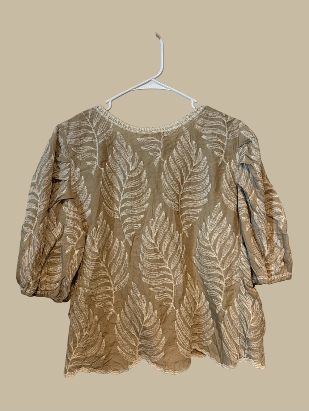 Solitaire Womens Top Floral
Embroidered NWT Size L - Picture 6 of 7